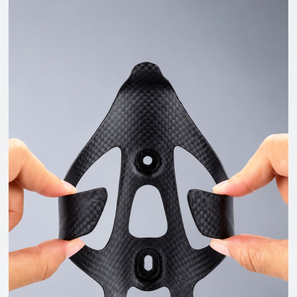 Cycling Gear And Equipment - Klatka na bidon rowerowy z włókna